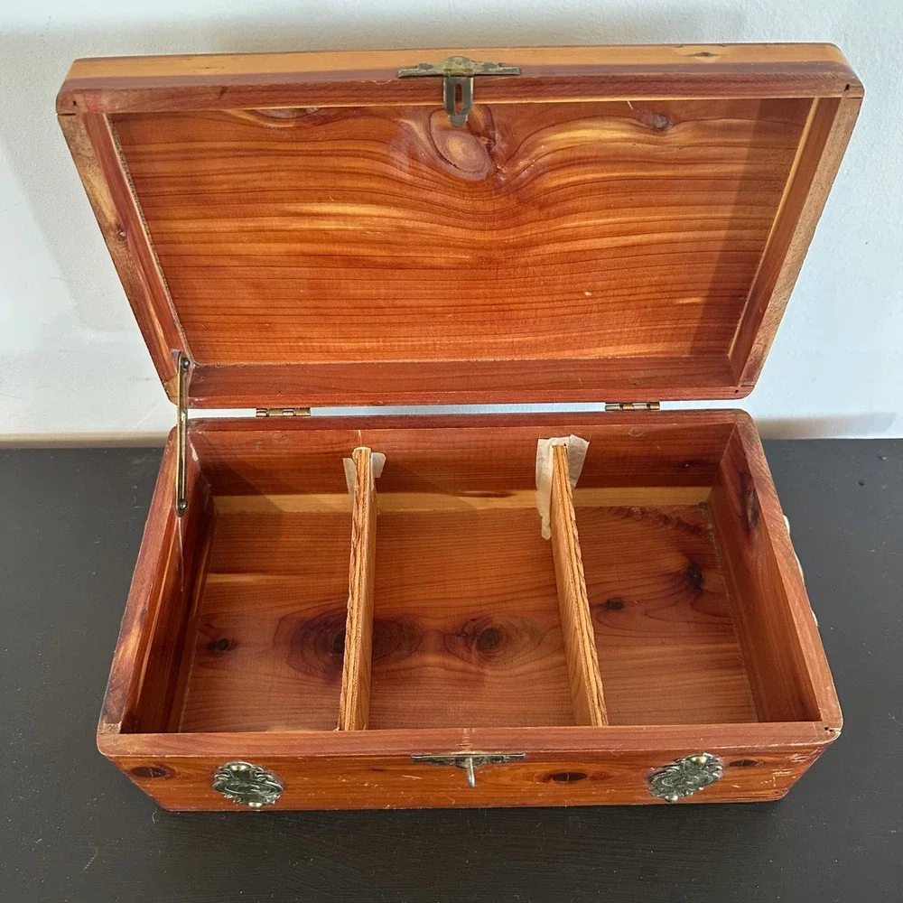N/A vintage cedar